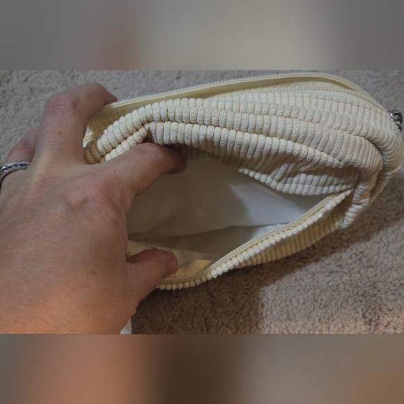 Jansport Beige Corduroy Waist Bag - Picture 3 of 3